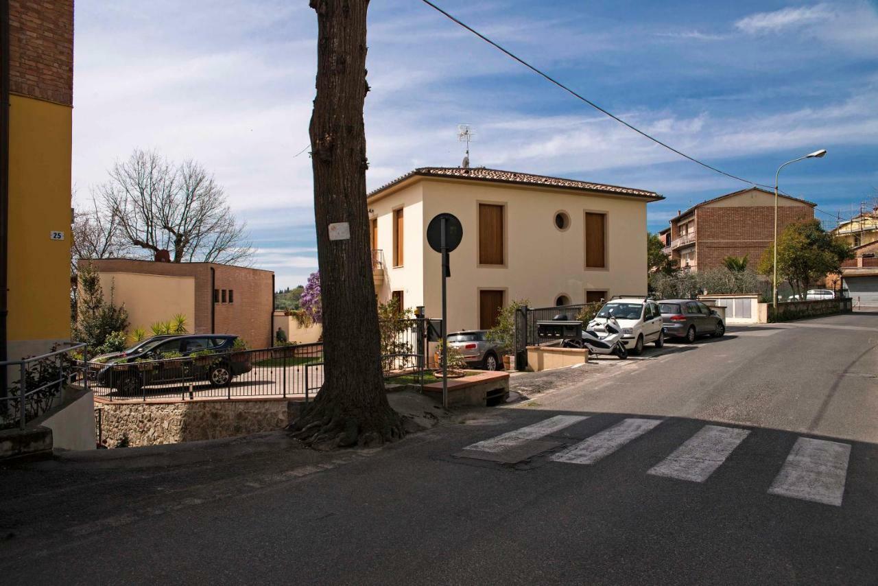 Ferienwohnung Casa Il Glicine A Due Passi Dal Centro Siena Exterior foto