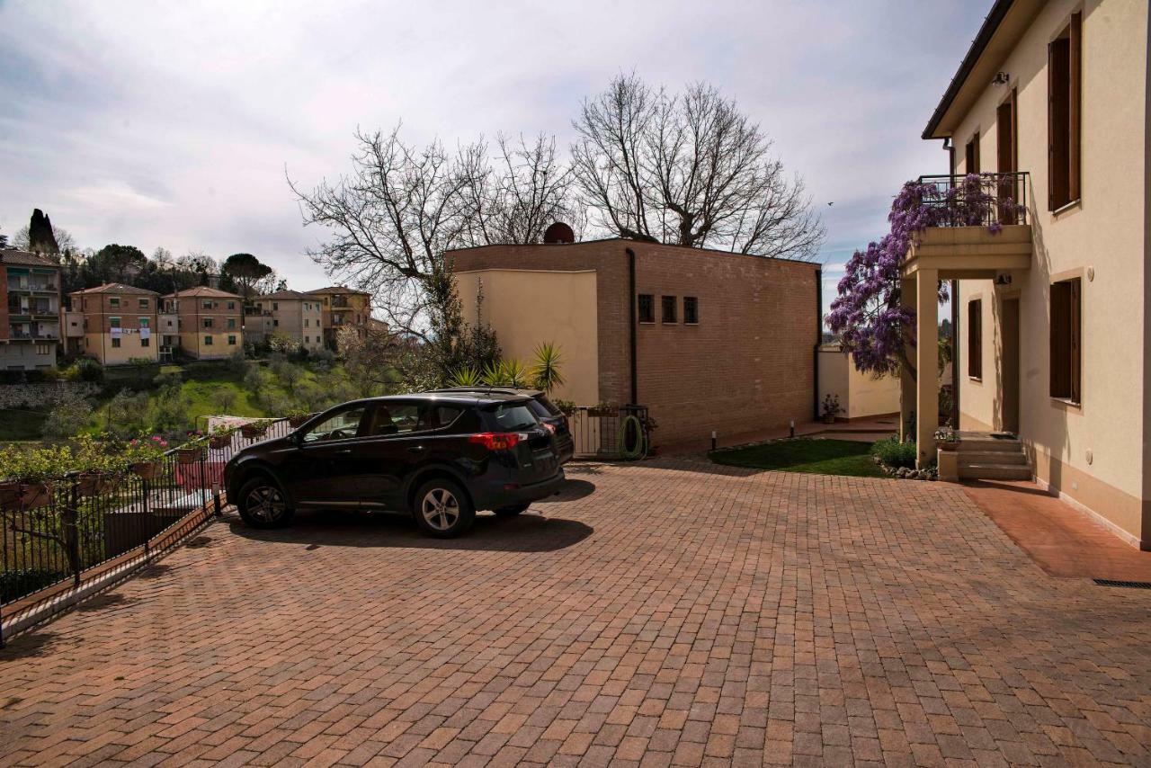 Ferienwohnung Casa Il Glicine A Due Passi Dal Centro Siena Exterior foto